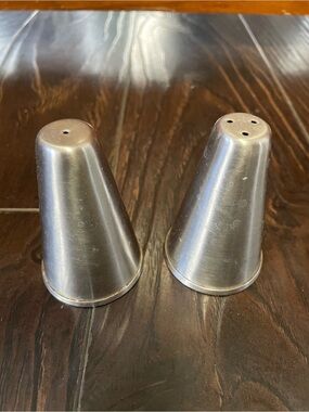 Vintage Oneida Stainless Steel Salt and Pepper Shakers - Cone Set